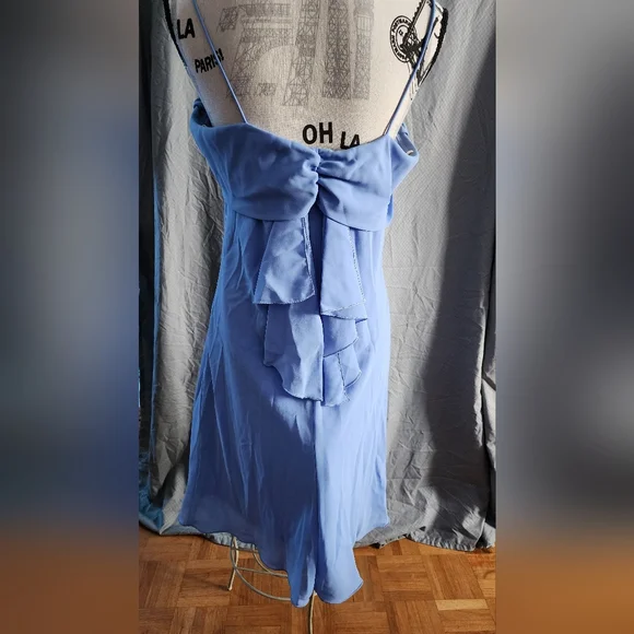 Dress With Back Bow - Picture 2 of 4